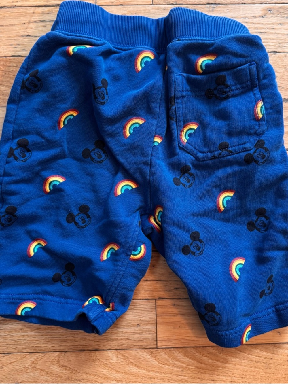 Disney Hanna Andersson Mickey Mouse Rainbow & Mickey Print Shorts size 5 - Picture 4 of 5